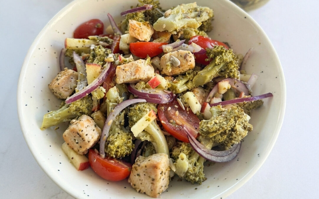 Ensalada de Brócoli ALSUR con pollo, fruta y semillas