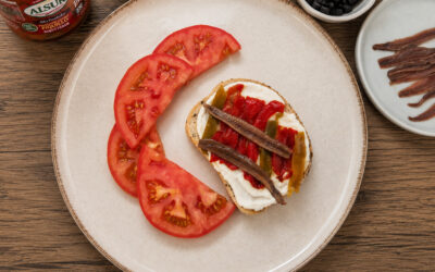 Tostadas con anchoas y pimiento del piquillo ALSUR